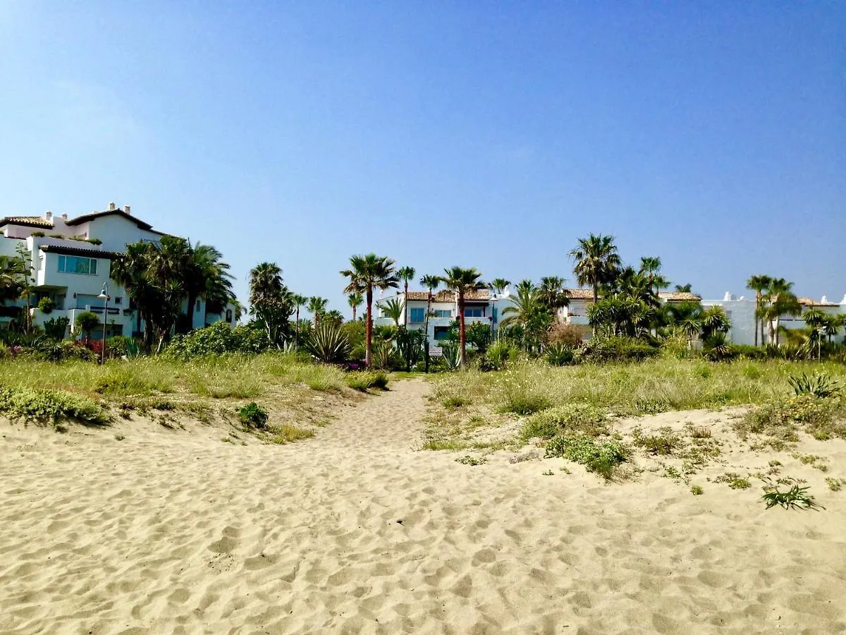 Apartment Exceptional Beachfront Complex With Pool In Costalita, Estepona